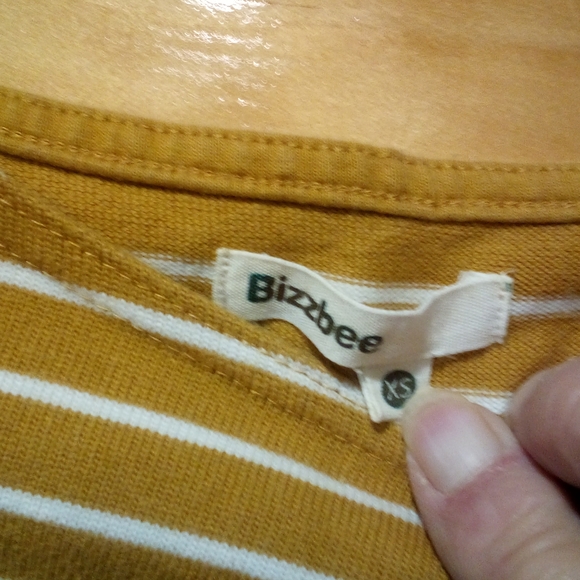 XS Bizzbee Yellow and White Tee - Picture 3 of 7